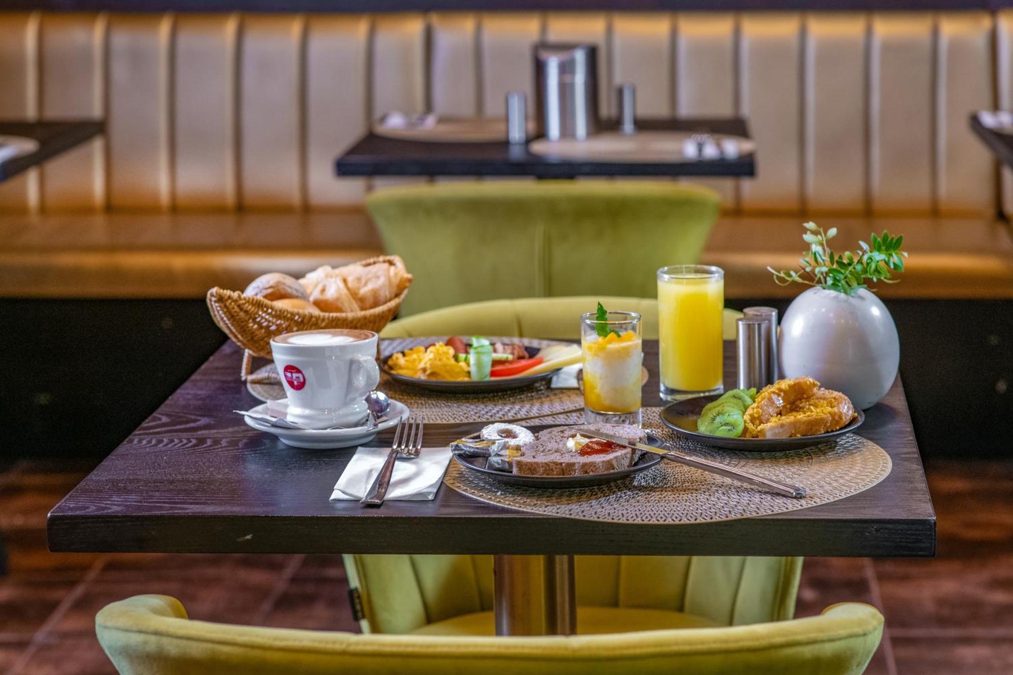 Andrassy Thai Hotel Βουδαπέστη Εξωτερικό φωτογραφία